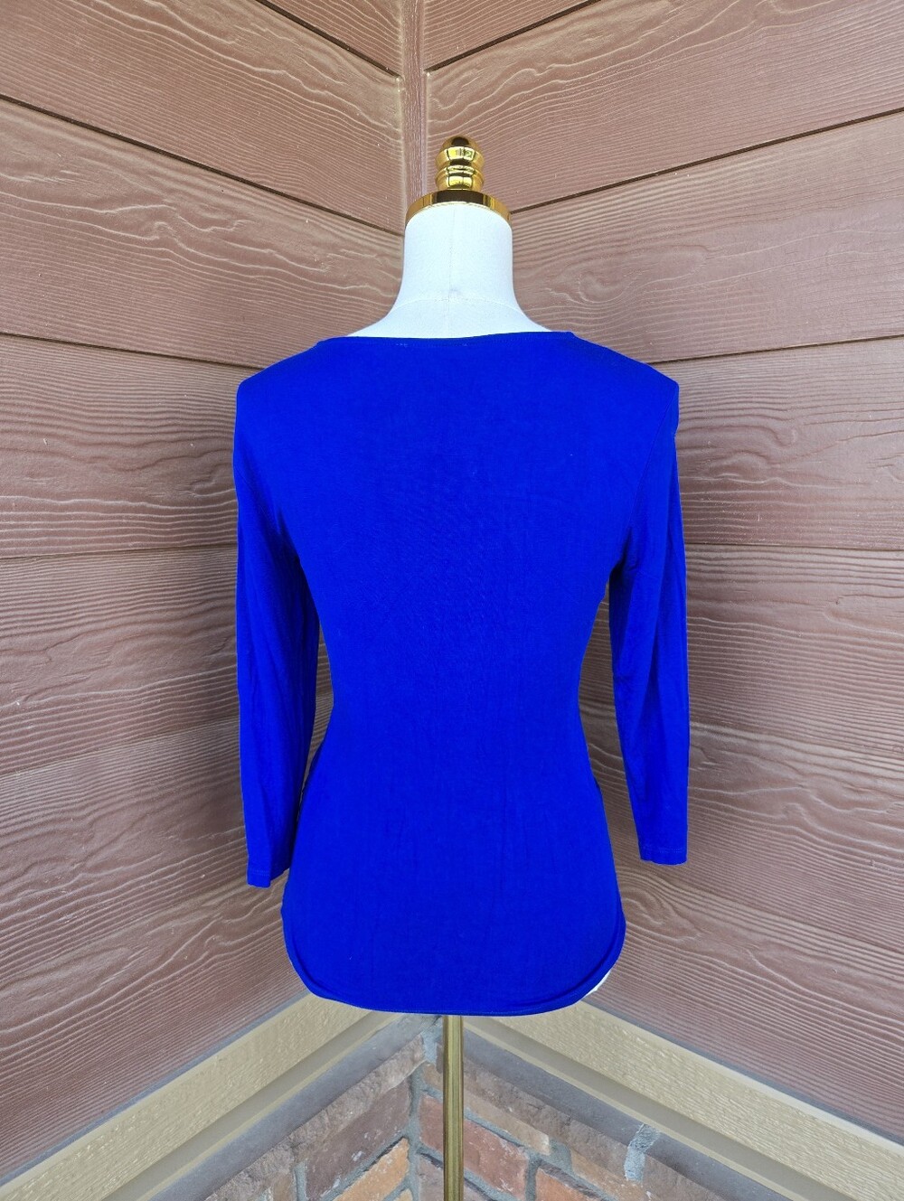 Cable & Gauge Royal Blue Twist‑Front V‑Neck Top – Women’s Size Medium - Picture 12 of 15